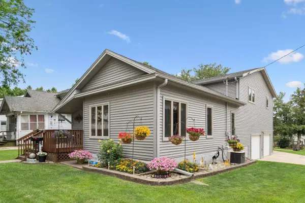 100 7th Ave Se, Oelwein, IA 50662