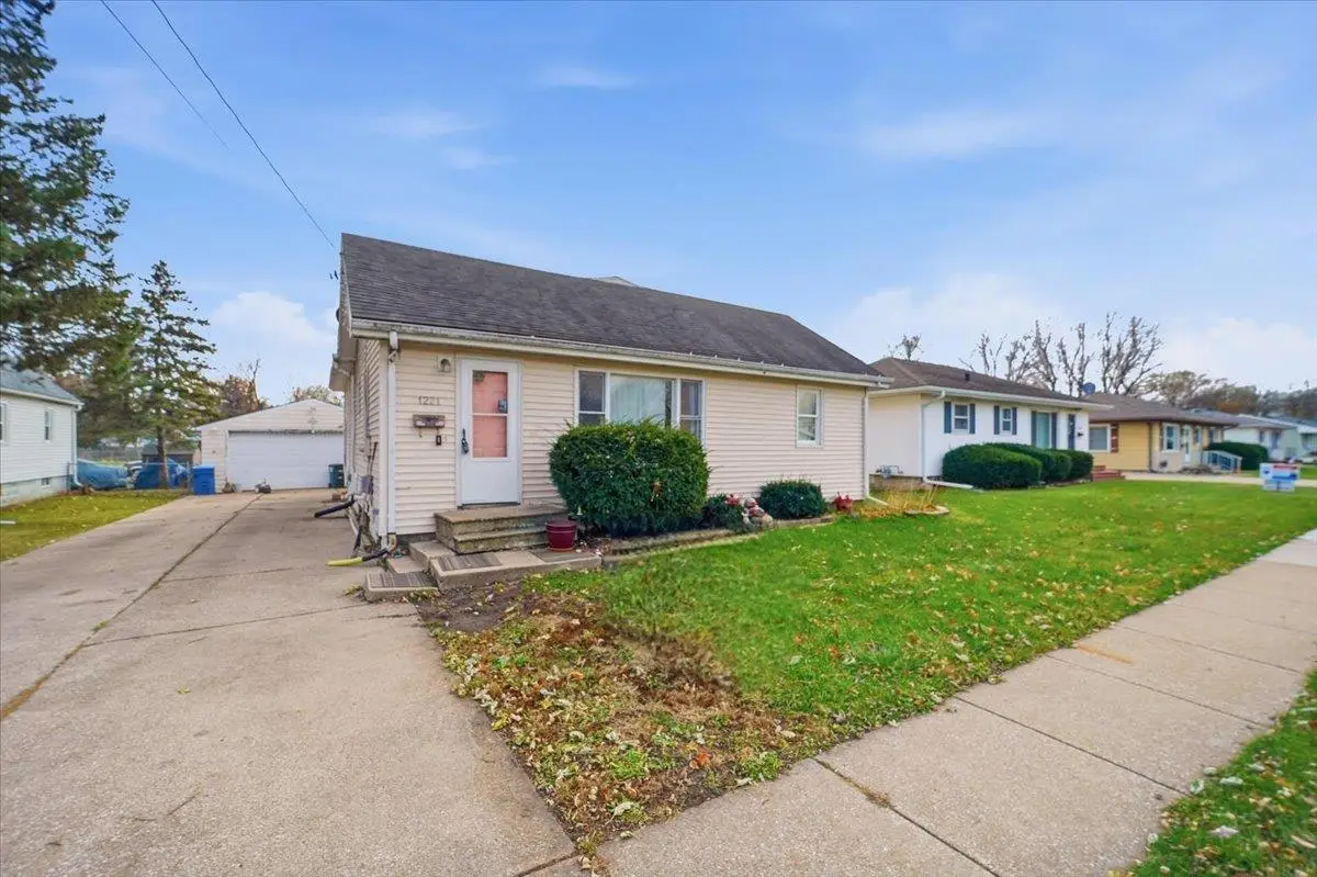 1221 Downing Avenue, Waterloo, IA 50701 - Image #1