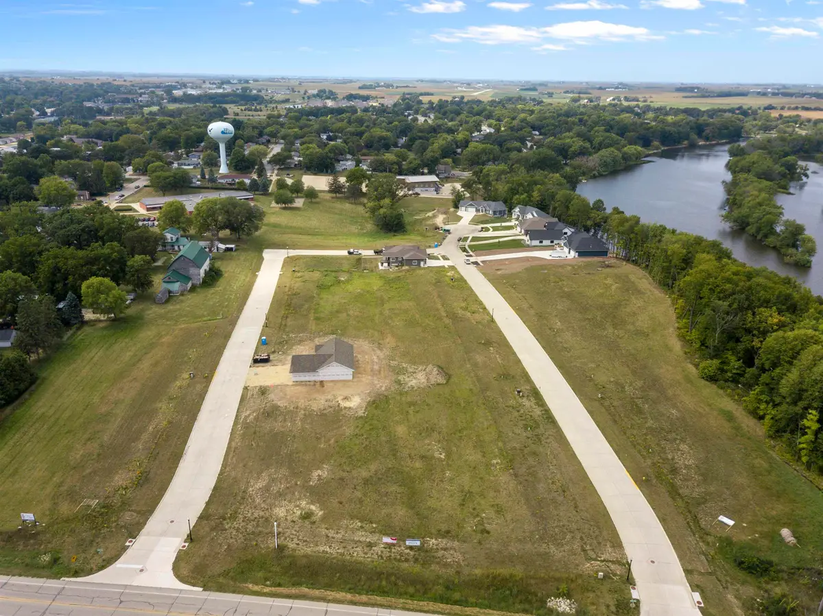 106 Deerfield Circle #Whitetail Bluff Lot 14, Waverly, IA 50677 - Image #1