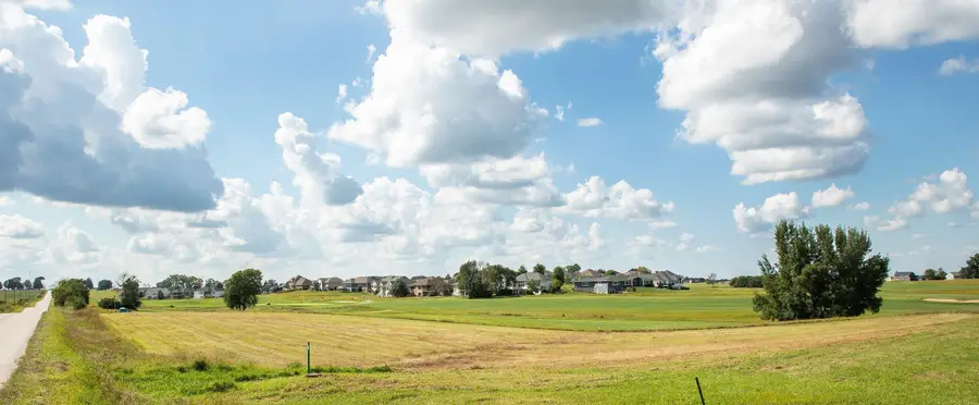 901 Se 29th Avenue, Waverly, IA 50677 - Image #2