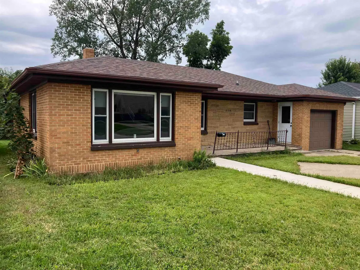 239 S Linn Avenue, New Hampton, IA 50659 - Image #1