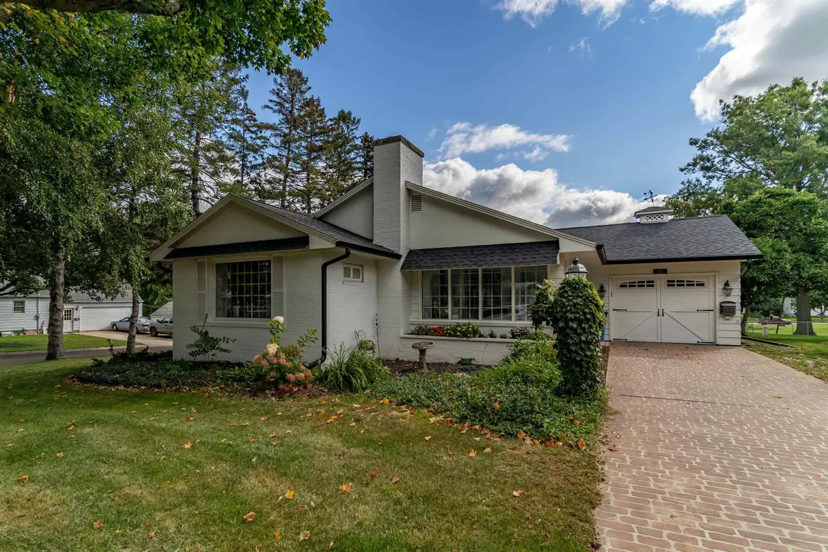 302 6th Street, Grundy Center, IA 50638 - Image #1