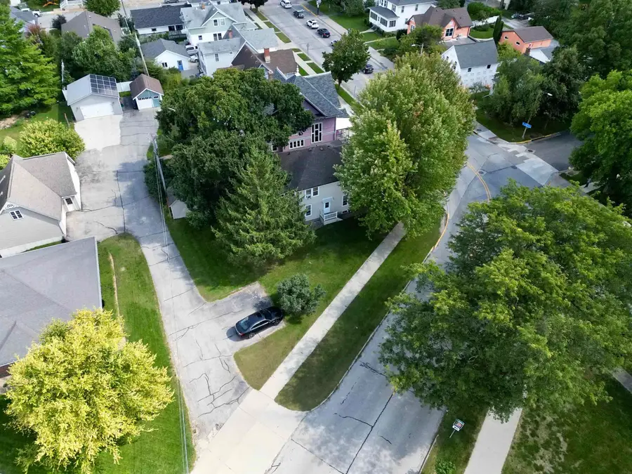 616 W Water Street, Decorah, IA 52101 - Image #2