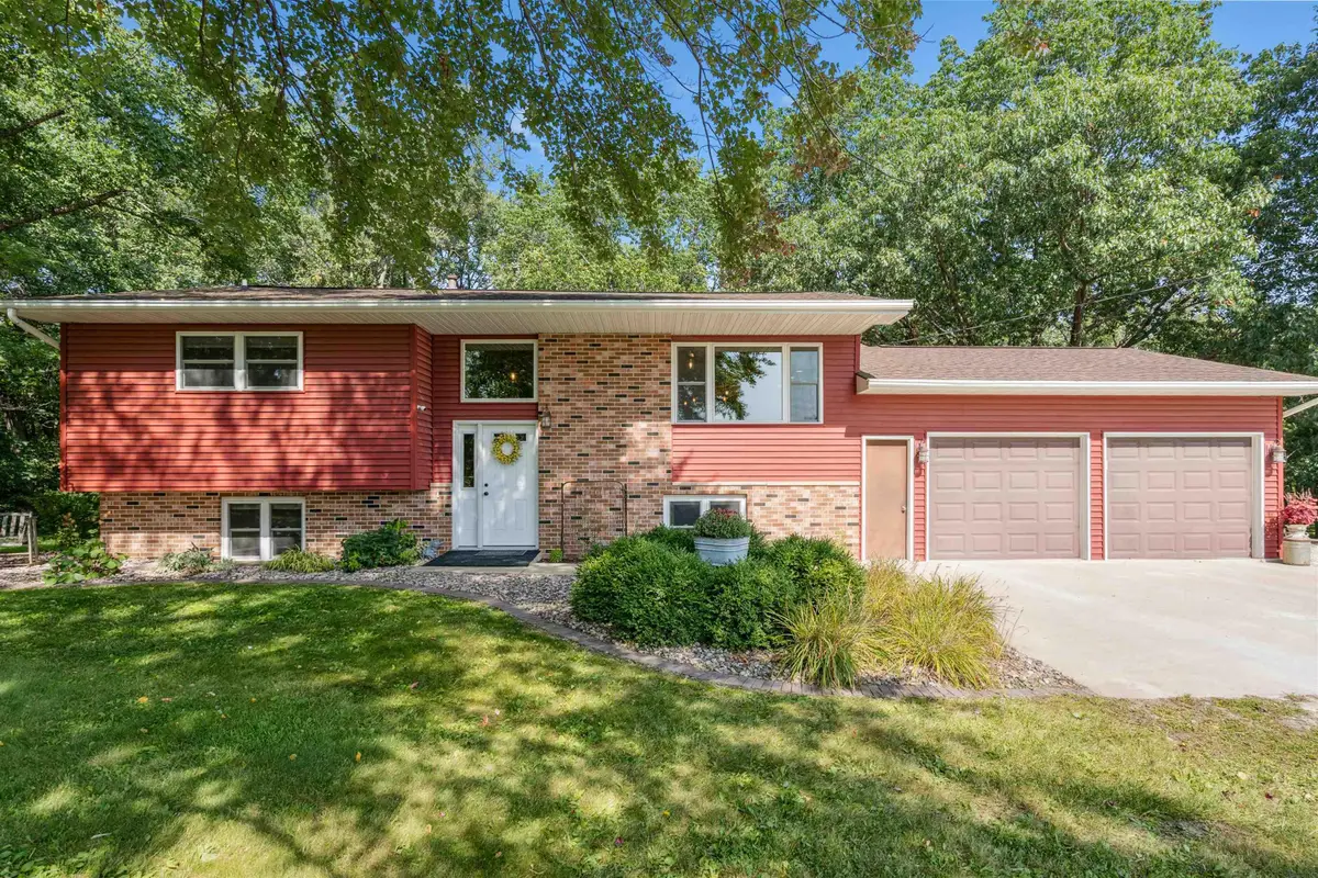 2113 220th Street, Independence, IA 50644 - Image #1