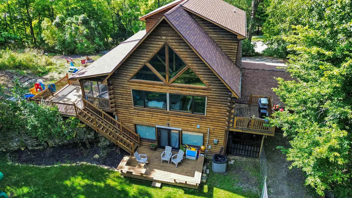 99 SE 7th Avenue, Waverly, IA 50677 - Image #1