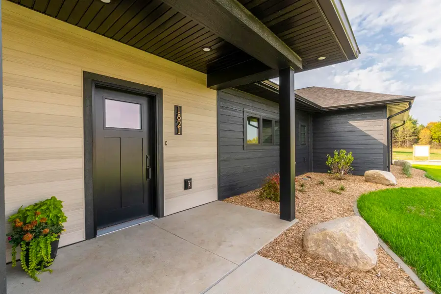 1821 Laramie Street, Cedar Falls, IA 50613 - Image #2