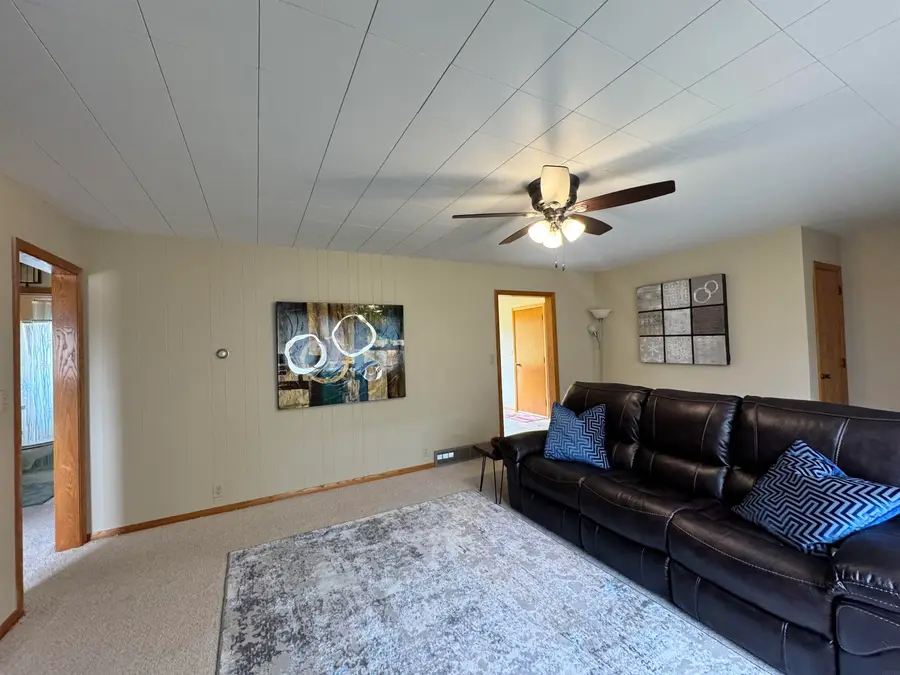 231 Mckay Avenue, Waterloo, IA 50703 - Image #2