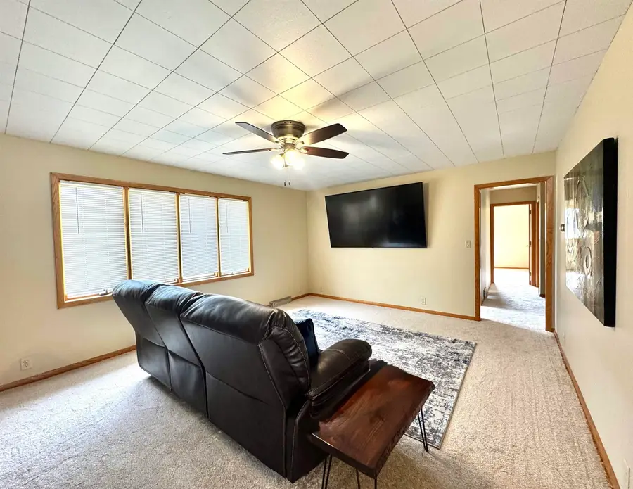 231 Mckay Avenue, Waterloo, IA 50703 - Image #3