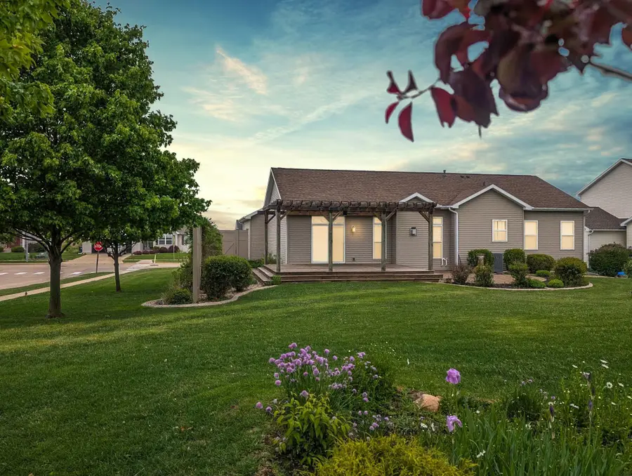 2404 Erik Road, Cedar Falls, IA 50613 - Image #2