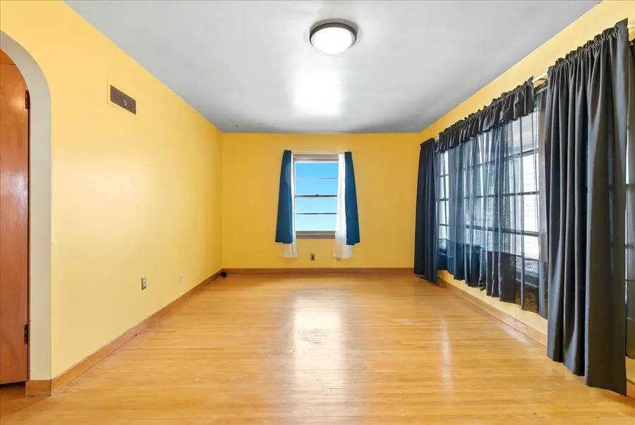 1107 E Mitchell Avenue, Waterloo, IA 50702 - Image #3