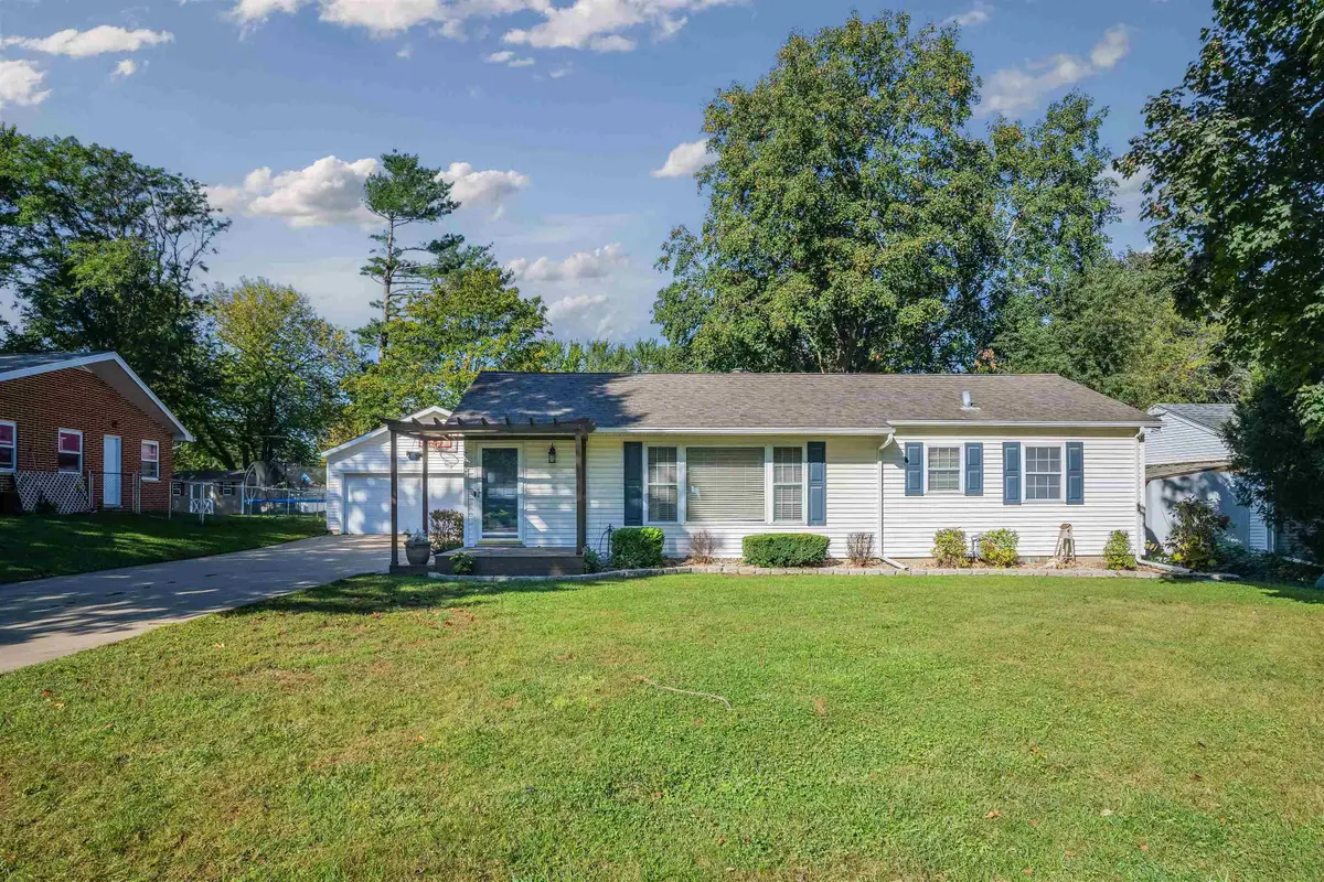 4223 Clearview Drive, Cedar Falls, IA 50613 - Image #1