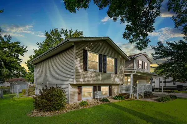 860 Juniper Drive, Waterloo, IA 50702