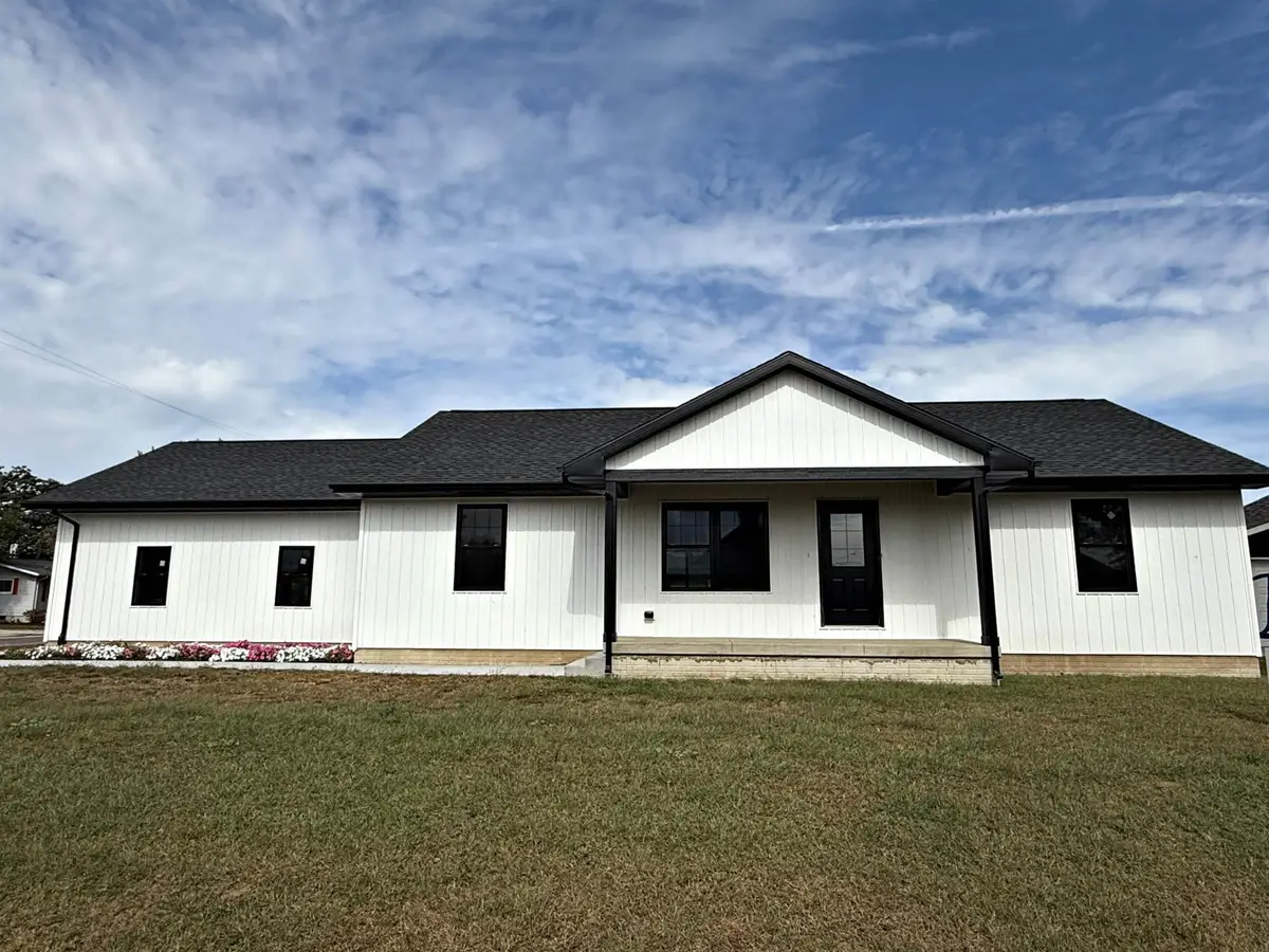 501 E Dubuque Street, Quasqueton, IA 52326 - Image #1