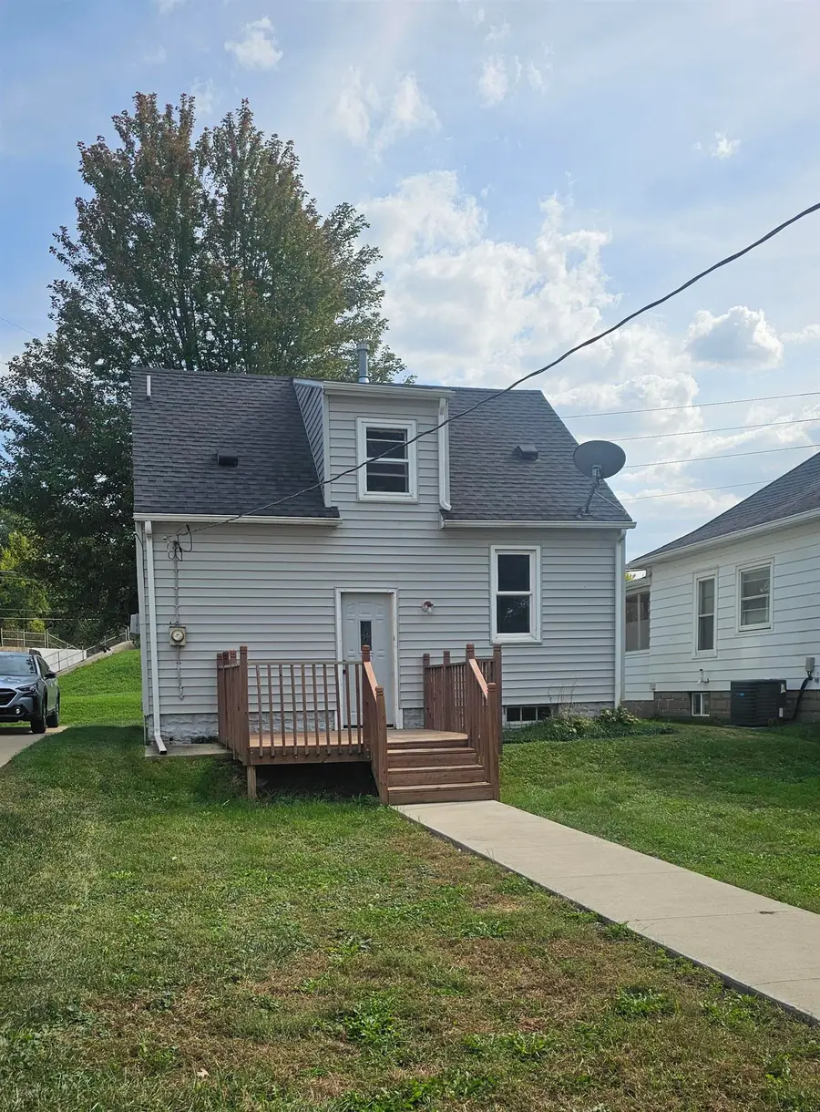 330 Black Hawk Rd, Waterloo, IA 50701 - Image #3