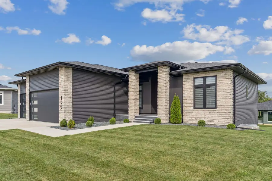 122 Kestrel Circle, Waterloo, IA 50701 - Image #3