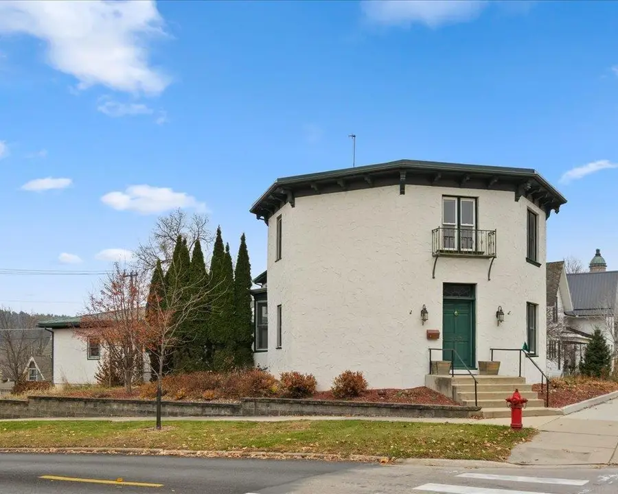 408 W Broadway Street, Decorah, IA 52101 - Image #2