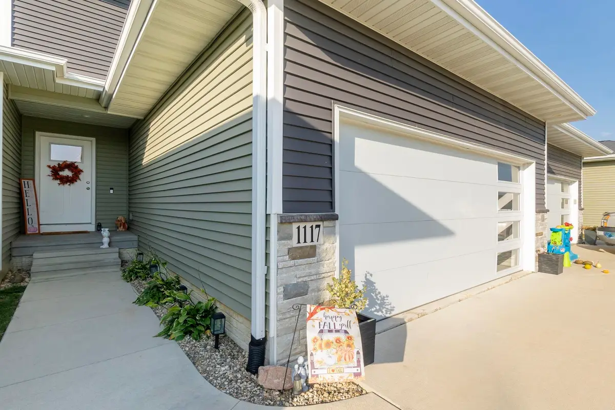 1117 Loren Drive, Cedar Falls, IA 50613 - #1