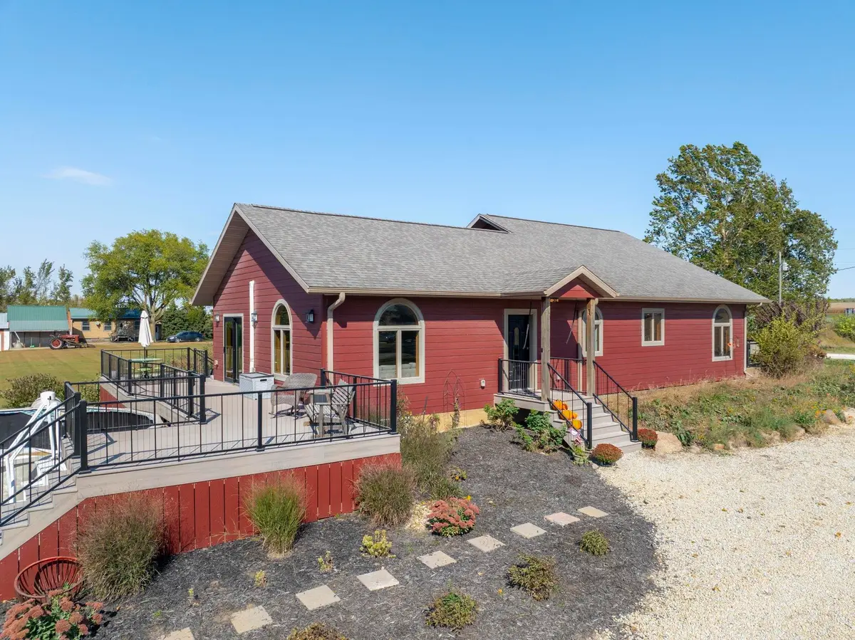 2546 Viking Avenue, Fairbank, IA 50629 - Image #1