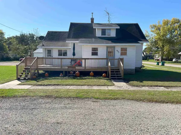 421 Sherman St, Sheffield, IA 50475
