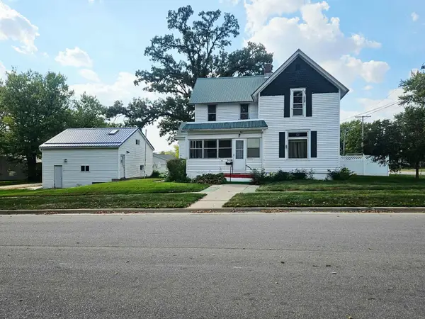 301 S 5th St Street, Manchester, IA 52057