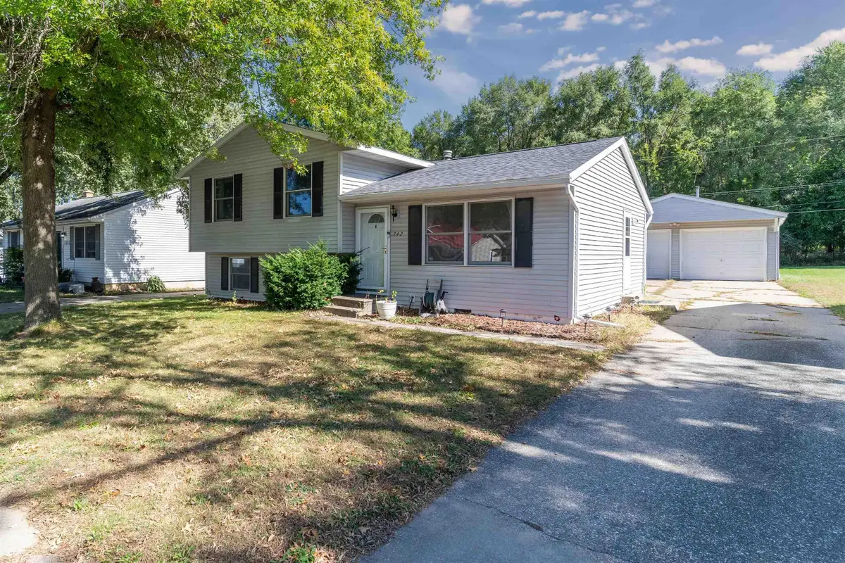 742 Cloverdale Ave Avenue, Waterloo, IA 50703 - Image #1