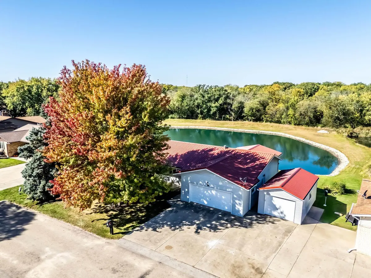 410 Lakeside Dr Drive, Fairbank, IA 50629 - Image #1
