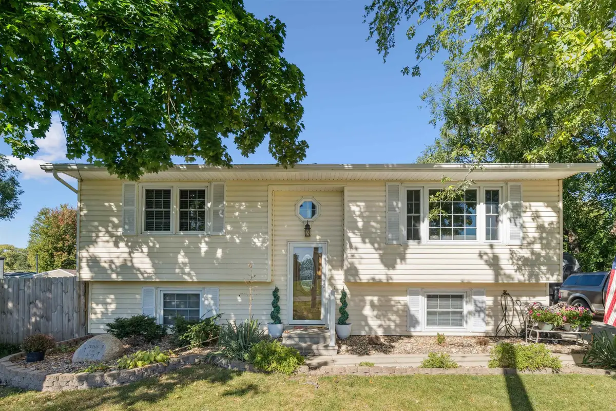 1337 Shultz Street, Waterloo, IA 50703 - Image #1