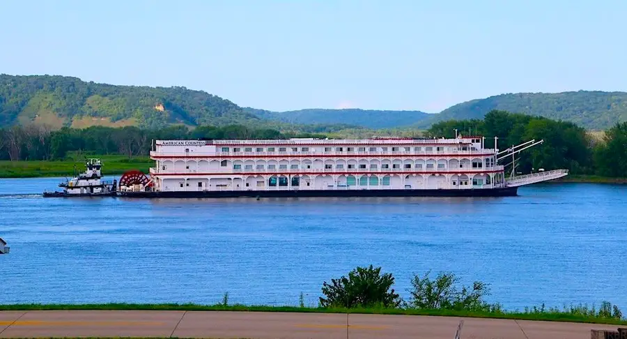 1906 Blue Heron Lane, Lansing, IA 52151 - Image #2