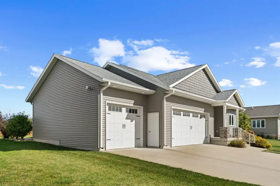 405 Tumbleweed Trail, Waverly, IA 50677 - Image #2