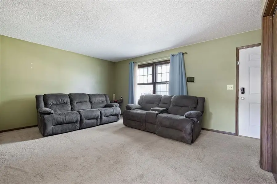 3816 Monterey Dr Drive, Waterloo, IA 50701 - Image #2