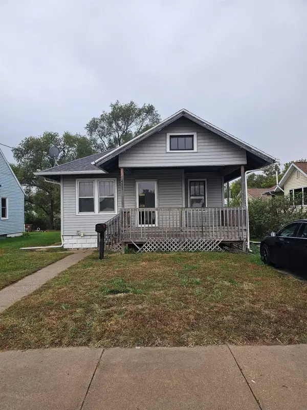 2421 E 4th Street, Waterloo, IA 50703