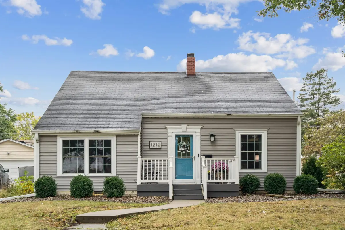 1212 W 7th Street, Cedar Falls, IA 50613 - Image #1