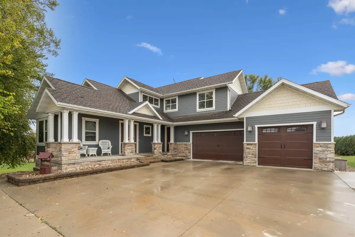 2425 Bishop Avenue, Waverly, IA 50677 - Image #1
