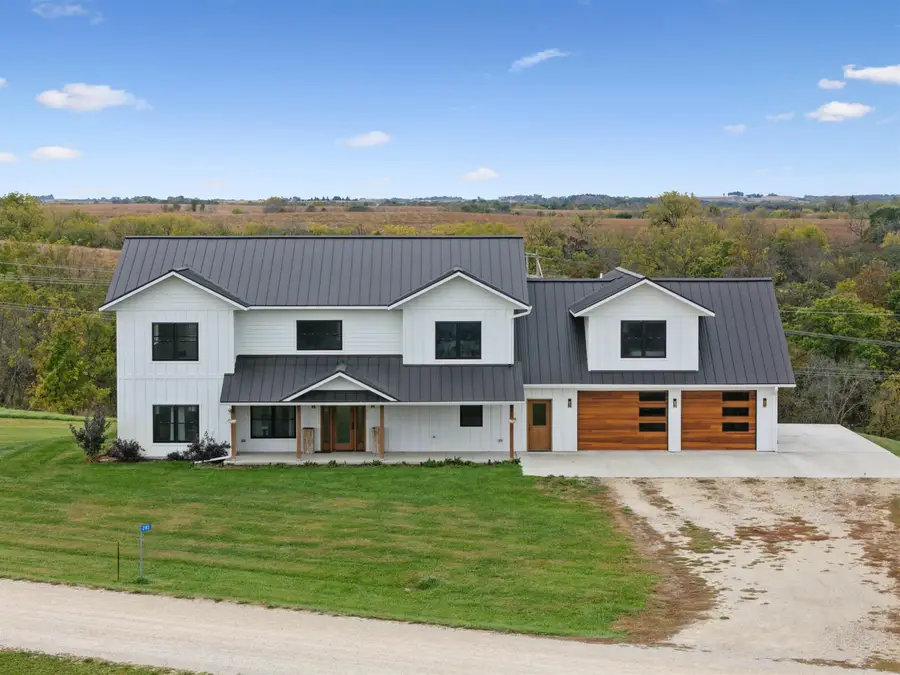 2183 Waterview Lane, Lansing, IA 52151 - Image #2