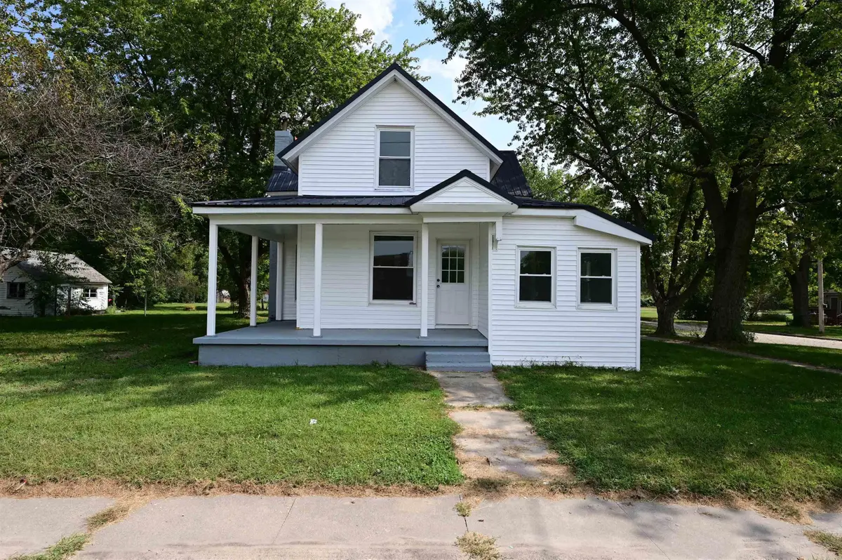 712 S 3rd Street, Manchester, IA 52057 - Image #1