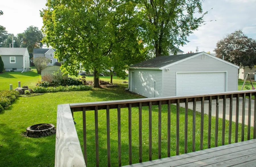 145 E Franklin Street, Denver, IA 50622 - Image #2