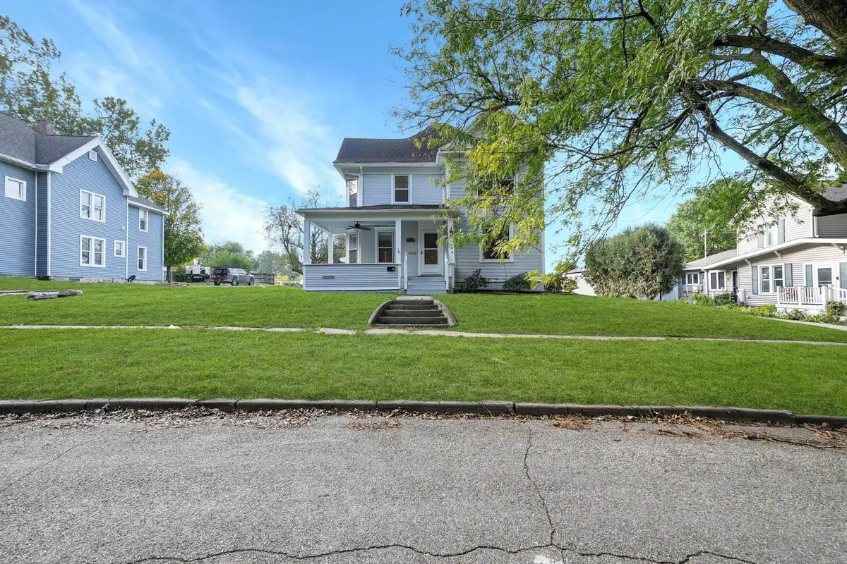 802 Park Street, Reinbeck, IA 50669 - Image #1