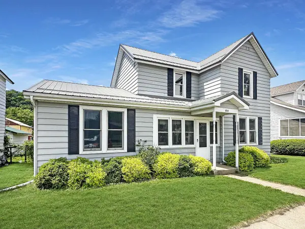 814 S 2nd Street, Guttenberg, IA 52052