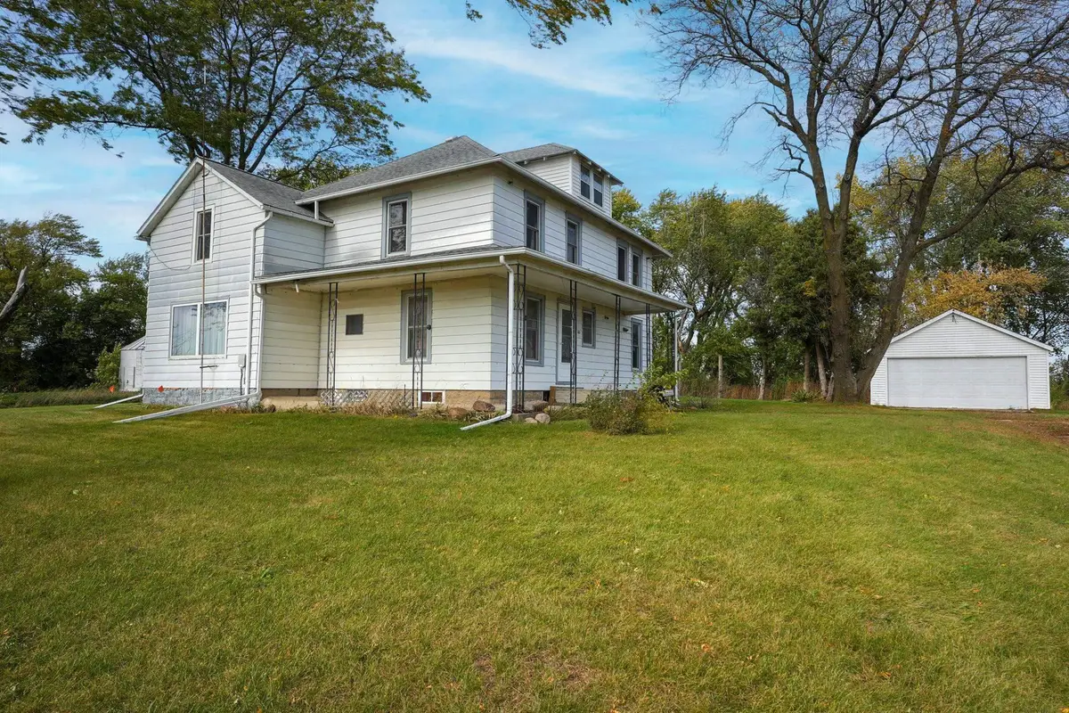 5721 E Gresham Road, Dunkerton, IA 50626 - Image #1