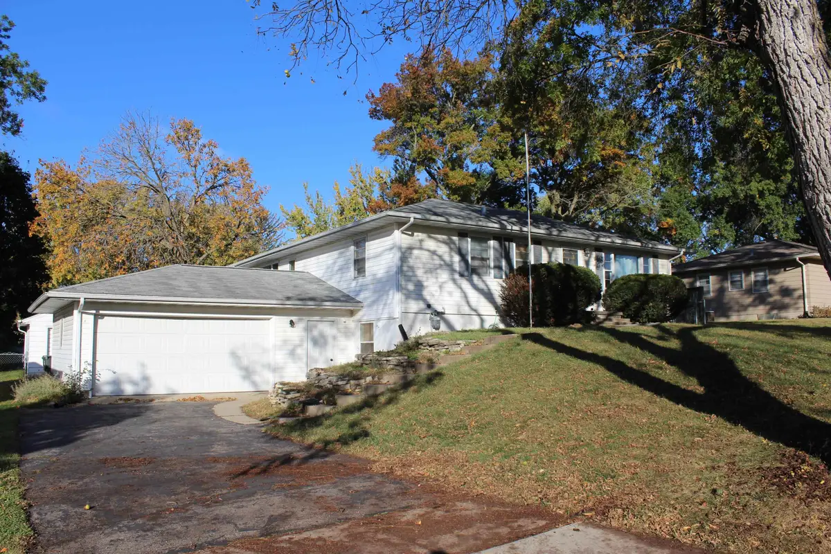 330 N Francis Street, Cedar Falls, IA 50613 - Image #1