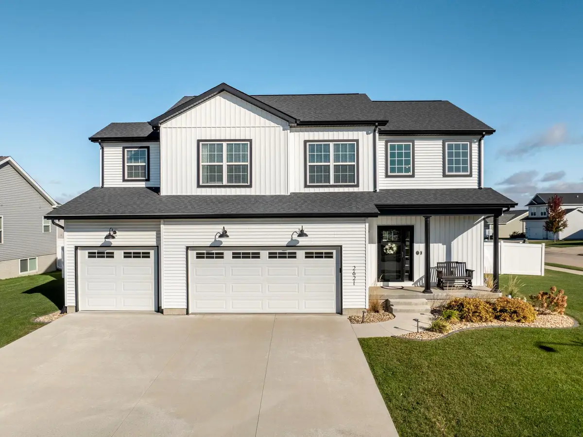 2621 Autumn Woods Drive, Cedar Falls, IA 50613 - #1