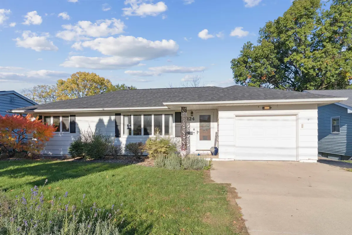 3124 W 9th Street, Waterloo, IA 50702 - Image #1