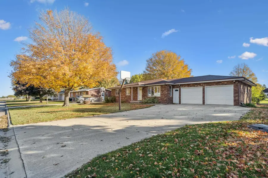 726 Malone Avenue, Readlyn, IA 50668 - Image #2