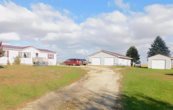 1639 165th Street, Manchester, IA 52057