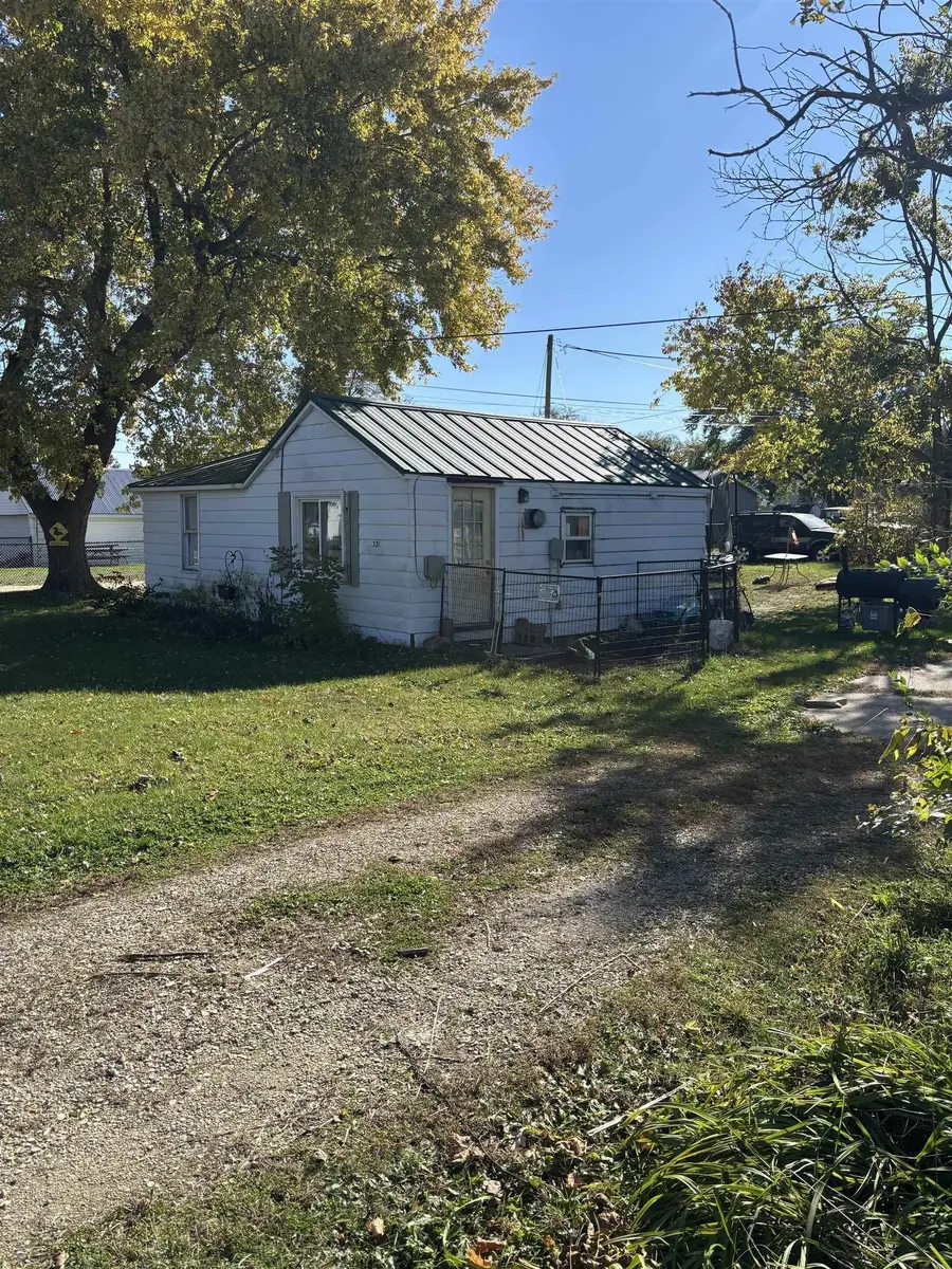 264 N 3rd Street #1 and 2 and 3, Central City, IA 52214 - Image #3