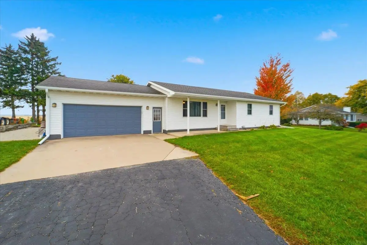 21814 210th Street, Holland, IA 50642 - Image #1