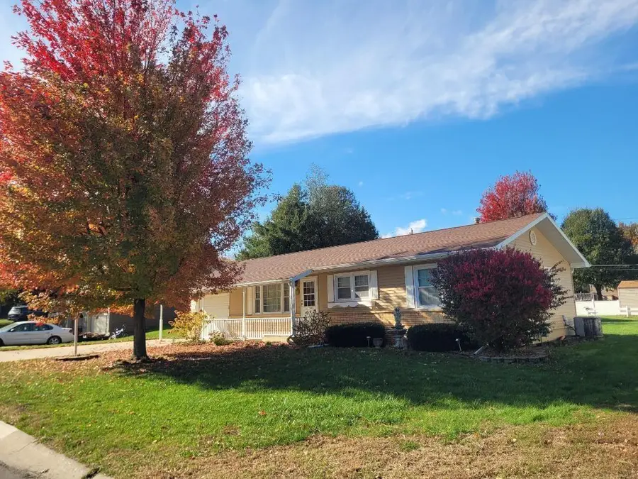 28 12th Ave Se, Oelwein, IA 50662 - Image #2