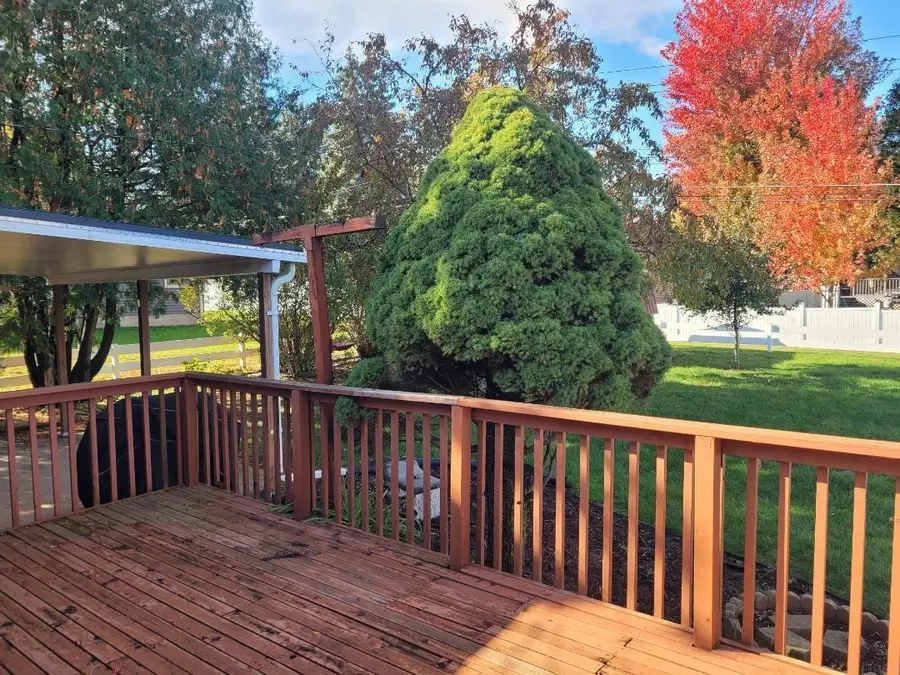 28 12th Ave Se, Oelwein, IA 50662 - Image #3