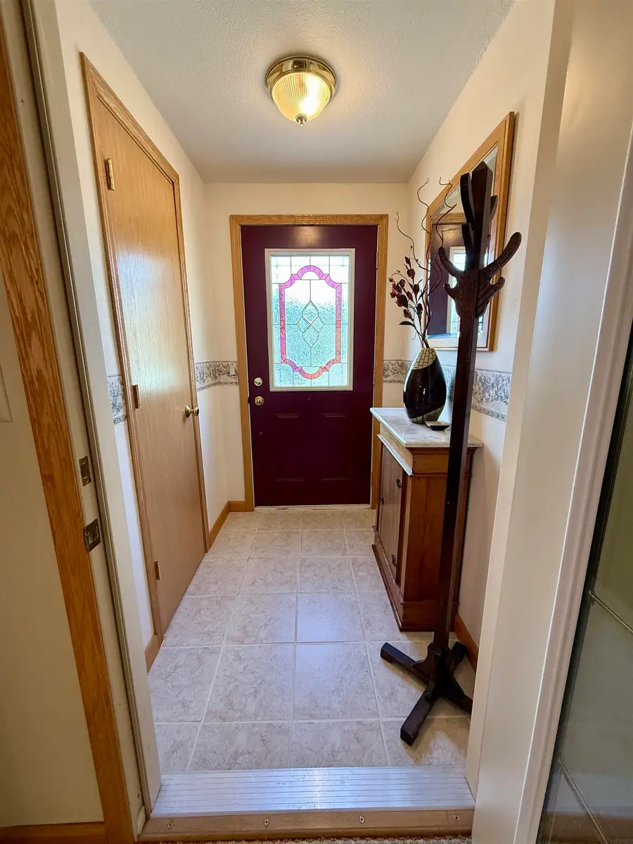 902 Blackhawk Street, Reinbeck, IA 50669 - Image #2