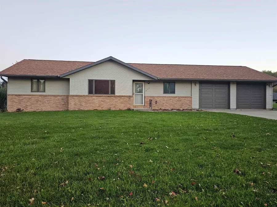 803 Clearview Drive, Decorah, IA 52101 - Image #2